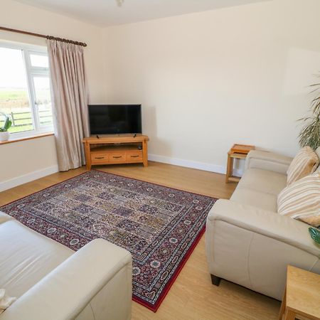 Llain Bach Apartment Llangefni Bagian luar foto